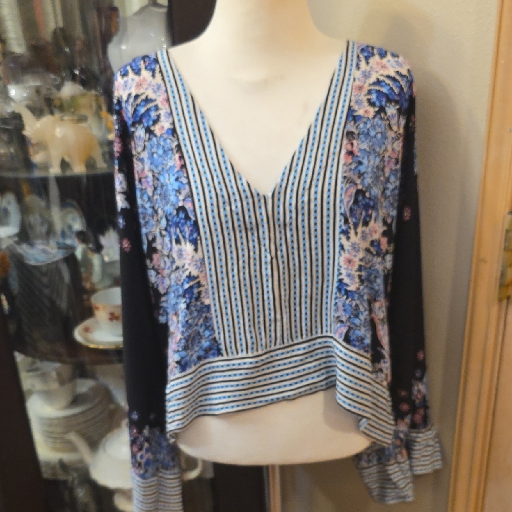 Free People Black and Blue Floral Crop Top - Picture 3 of 7